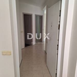 OTOK KRK, GRAD KRK - Apartman 69 m2 + okućnica 150 m2