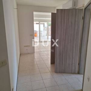 OTOK KRK, GRAD KRK - Apartman 69 m2 + okućnica 150 m2