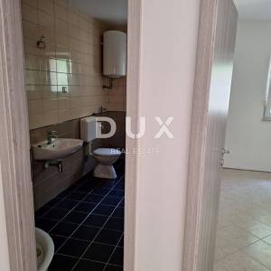 OTOK KRK, GRAD KRK - Apartman 69 m2 + okućnica 150 m2