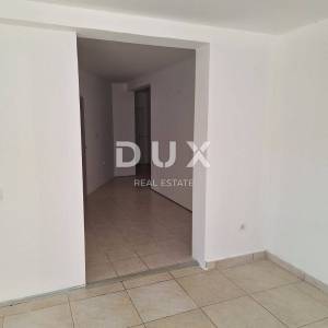 OTOK KRK, GRAD KRK - Apartman 69 m2 + okućnica 150 m2