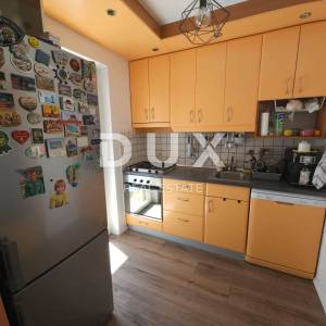 OTOK KRK, GRAD KRK - Apartman 2S+DB sa terasom i parkingom