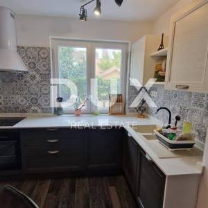 OTOK KRK, GRAD KRK - Apartman u prizemlju sa terasom i vrtom