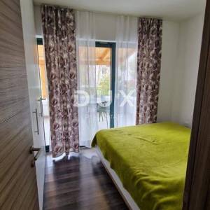 OTOK KRK, GRAD KRK - Apartman u prizemlju sa terasom i vrtom