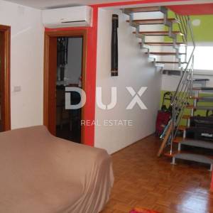 OTOK KRK, GRAD KRK - Dvoetažni apartman 4S+DB