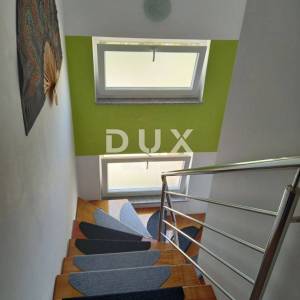 OTOK KRK, GRAD KRK - Dvoetažni apartman 4S+DB