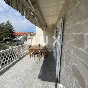 OTOK KRK, GRAD KRK - dvojna kuća na odličnoj lokaciji