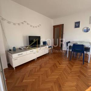 Otok Krk, grad Krk, dvojna kuća s 2 stana