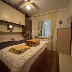 Otok Krk, grad Krk, dvojna kuća s 2 stana