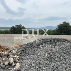 OTOK KRK, GRAD KRK - Građevinsko zemljište sa započetom gradnjom