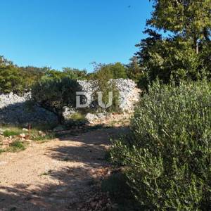 OTOK KRK, GRAD KRK - Građevinska parcela s pogledom na grad