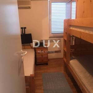 OTOK KRK, GRAD KRK - Kuća sa 2 apartmana 100 m od mora