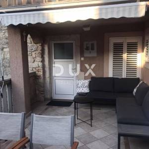 OTOK KRK, GRAD KRK - Kuća sa 2 apartmana 100 m od mora