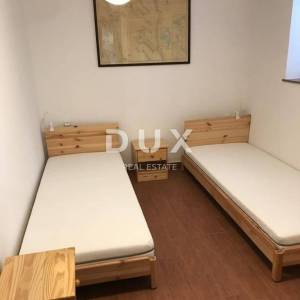 OTOK KRK, GRAD KRK - Kuća sa 2 apartmana 100 m od mora