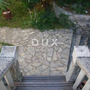 OTOK KRK, GRAD KRK - Kuća sa 2 apartmana 100 m od mora