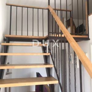 OTOK KRK, GRAD KRK - Kuća sa 2 apartmana 100 m od mora