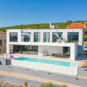 OTOK KRK, GRAD KRK (okolica) - luksuzna vila 