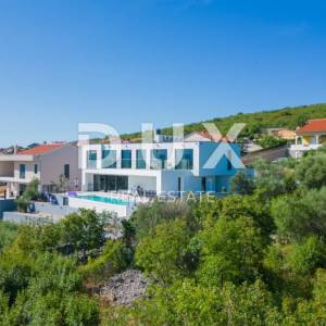 OTOK KRK, GRAD KRK (okolica) - luksuzna vila 