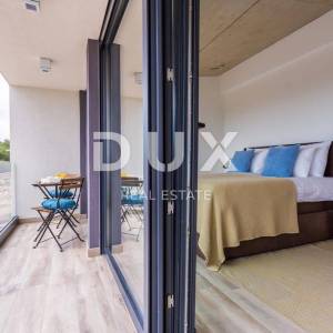 OTOK KRK, GRAD KRK (OKOLICA) - Luksuzna vila s preljevnim bazenom i pogledom na more