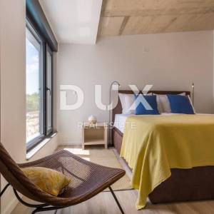 OTOK KRK, GRAD KRK (OKOLICA) - Luksuzna vila s preljevnim bazenom i pogledom na more