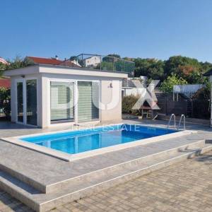 OTOK KRK, GRAD KRK (OKOLICA) - Apartman u kući sa bazenom