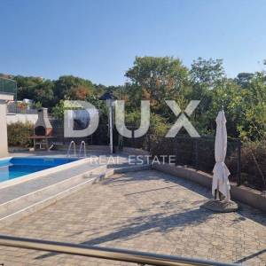 OTOK KRK, GRAD KRK (OKOLICA) - Apartman u kući sa bazenom