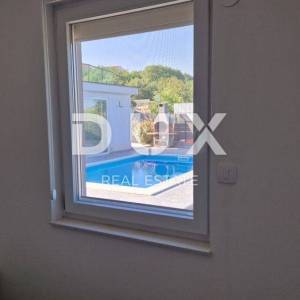 OTOK KRK, GRAD KRK (OKOLICA) - Apartman u kući sa bazenom