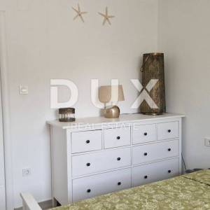 OTOK KRK, GRAD KRK (OKOLICA) - Apartman u kući sa bazenom