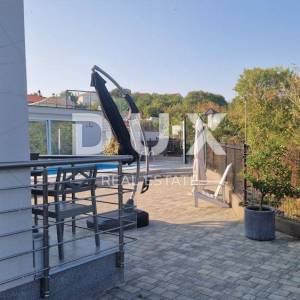 OTOK KRK, GRAD KRK (OKOLICA) - Apartman u kući sa bazenom