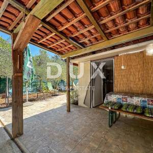 OTOK KRK, GRAD KRK (okolica) - EXKLUZIVNO SAMO U PONUDI DUX NEKRETNINA, JEDINSTVENA LOKACIJA, MASLINIK, 1400 m2, sa pomoćnim ob...