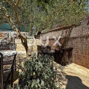 OTOK KRK, GRAD KRK (okolica) - EXKLUZIVNO SAMO U PONUDI DUX NEKRETNINA, JEDINSTVENA LOKACIJA, MASLINIK, 1400 m2, sa pomoćnim ob...