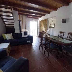 OTOK KRK, GRAD KRK (okolica) - Renovirana kuća s bazenom