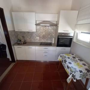 OTOK KRK, GRAD KRK (okolica) - Renovirana kuća s bazenom
