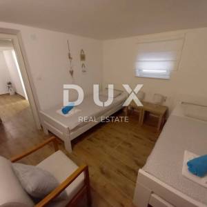 OTOK KRK, GRAD KRK (okolica) - Renovirana kuća s bazenom