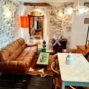 OTOK KRK, GRAD KRK - Renovirana kuća u starom gradu