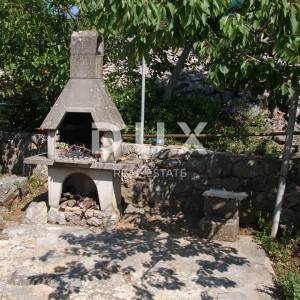 OTOK KRK, GRAD KRK - Samostojeća kuća na odličnoj lokaciji