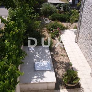 OTOK KRK, GRAD KRK - Samostojeća kuća na odličnoj lokaciji