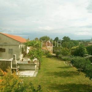 Otok Krk, grad Krk, samostojeća kuća