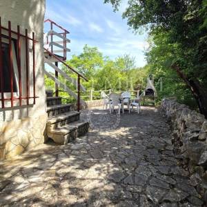 Otok Krk, kamena kuća na izrazito mirnoj lokaciji!