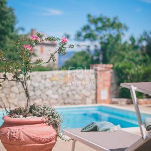 Otok Krk, Klimno, kuća s bazenom, 50m od mora
