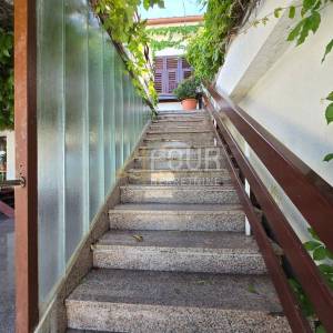 Otok Krk, Klimno, poslovno-stambeni objekt 1. red do mora