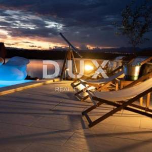 OTOK KRK, KLIMNO - villa 400m2 s 6 apartmana, prekrasnim pogledom na more i bazenom + okoliš 700m2