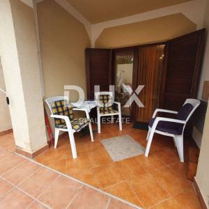 OTOK KRK, KORNIĆ - Apartman 3S+DB u prizemlju sa vrtom