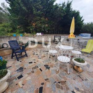 OTOK KRK, KORNIĆ - Apartman 3S+DB u prizemlju sa vrtom