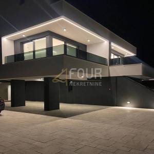 Otok Krk, Krk, novogradnja, 154.21m2, 3s+db, balkon, krovna terasa