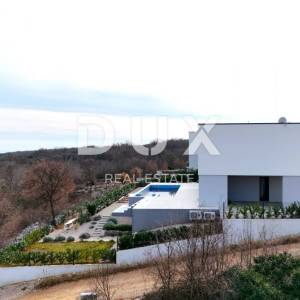 OTOK KRK, KRK (okolica) - Luksuzna vila s mediteranskom okućnicom i bazenom