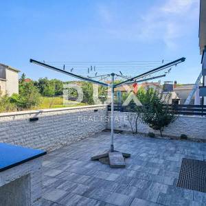 OTOK KRK, KRK (okolica) - Luksuzna vila kvalitetno opremljena