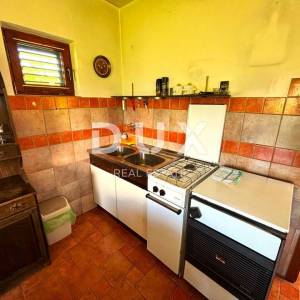 OTOK KRK - Kuća na osami, 400 maslina, 10.000 m2 terena!