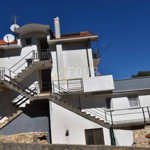 Otok Krk, kuća s 3 apartmana i pogledom na more