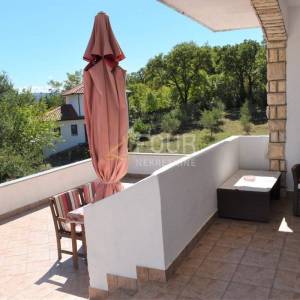 Otok Krk, kuća s 3 apartmana i pogledom na more