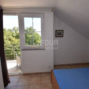 Otok Krk, kuća s 3 apartmana i pogledom na more
